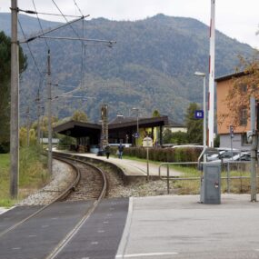 Außenansicht des ehemaligen ÖBB-Bahnhofsgebäudes Ebensee Landungsplatz, 2025